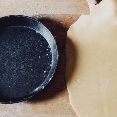 Blauglanz Rundform Ansicht mit frischem Teig
